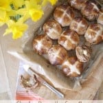 Chocolate Orange Hot Cross Buns - A delicious teatime treat for Easter, a twist on the original and a really fun bake over the spring holiday period. | http://pattern-ward.live