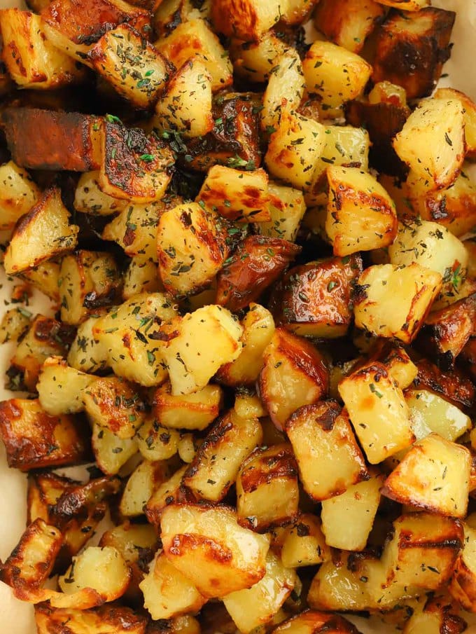 How to make roasted potatoes with garlic and herbs.