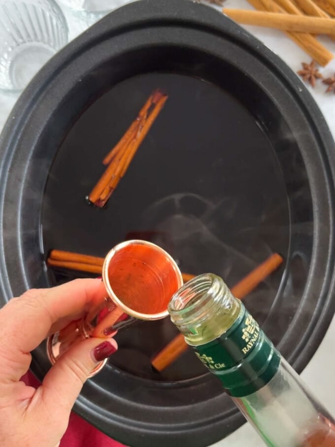 How to make Slow Cooker Mulled Wine step 2.